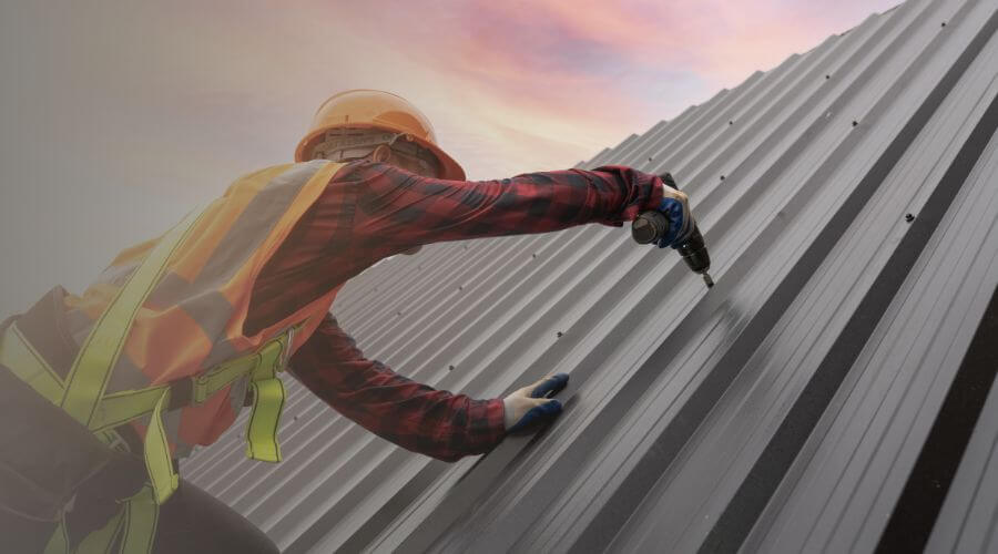 Professional gutter cleaning in Robbins, IL